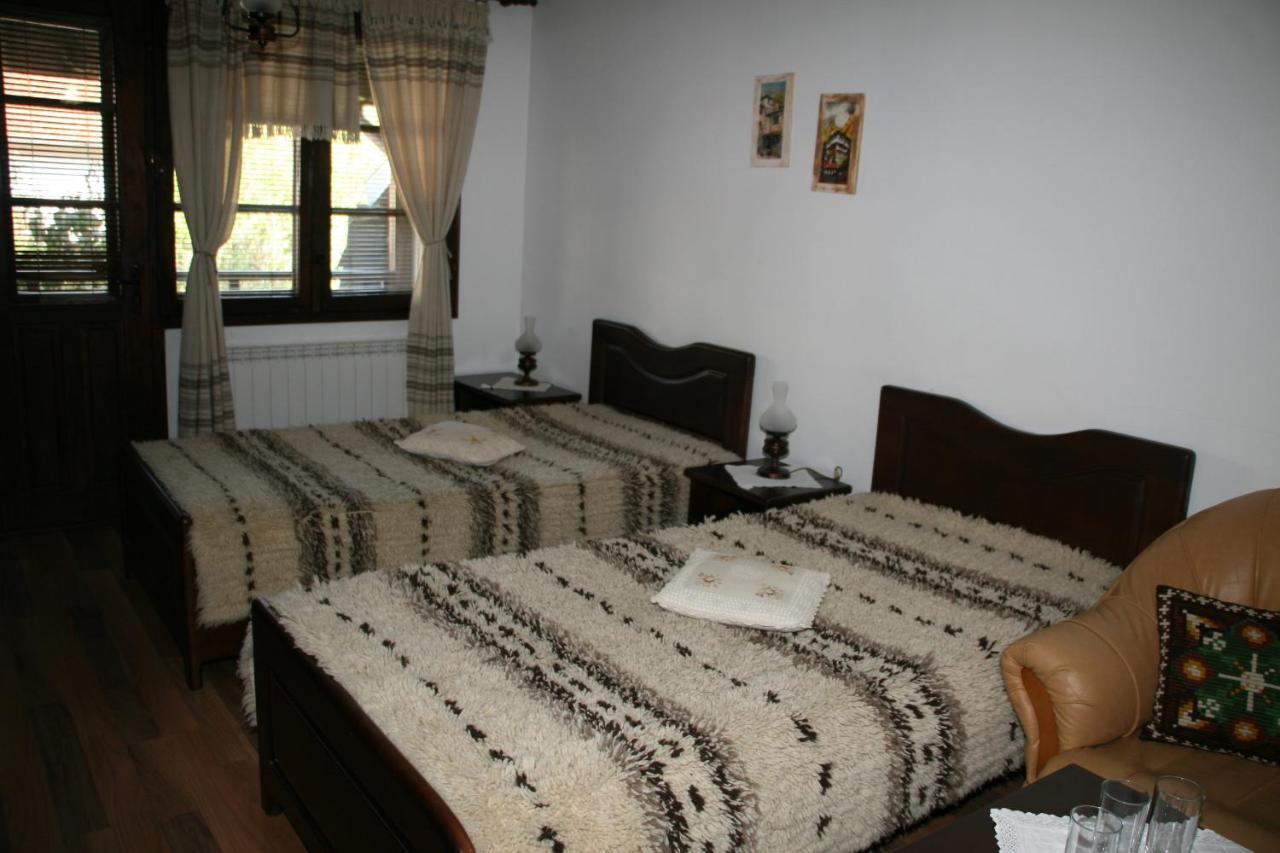 Oazis Guesthouse Lovech Exterior photo