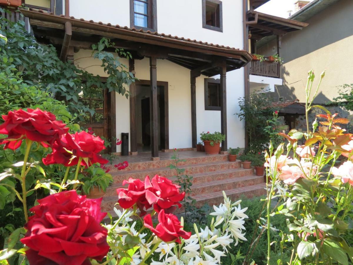 Oazis Guesthouse Lovech Exterior photo