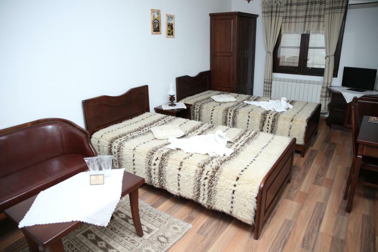 Oazis Guesthouse Lovech Exterior photo