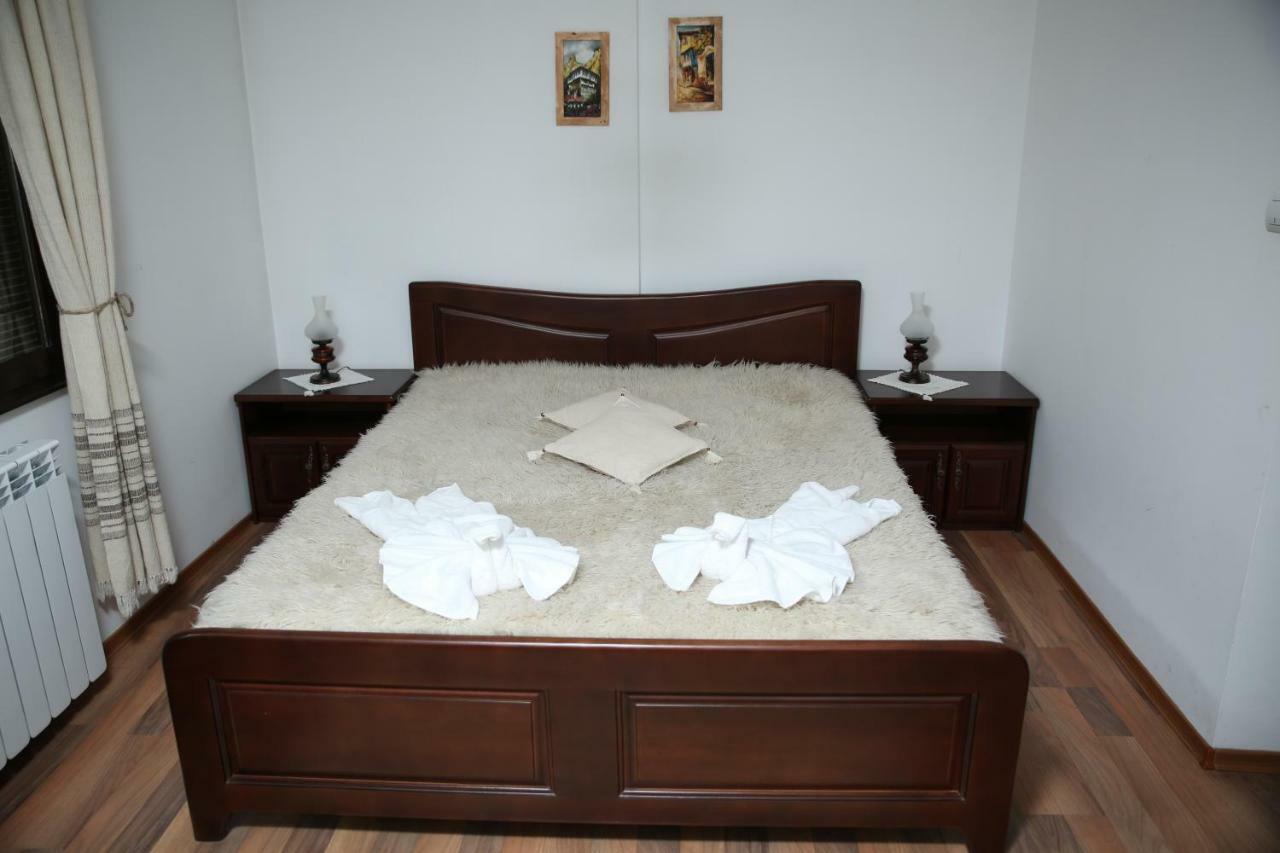 Oazis Guesthouse Lovech Exterior photo