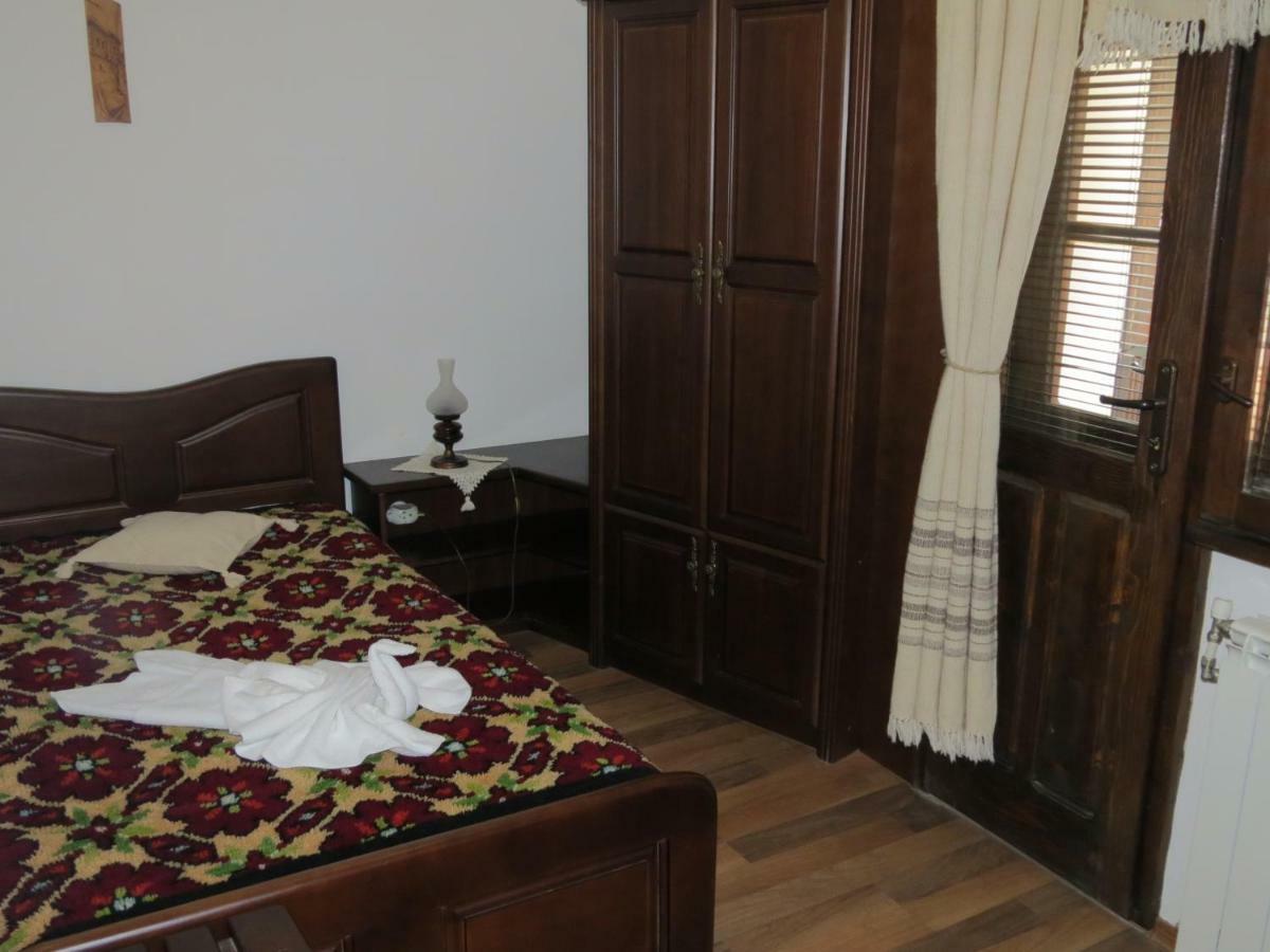 Oazis Guesthouse Lovech Exterior photo