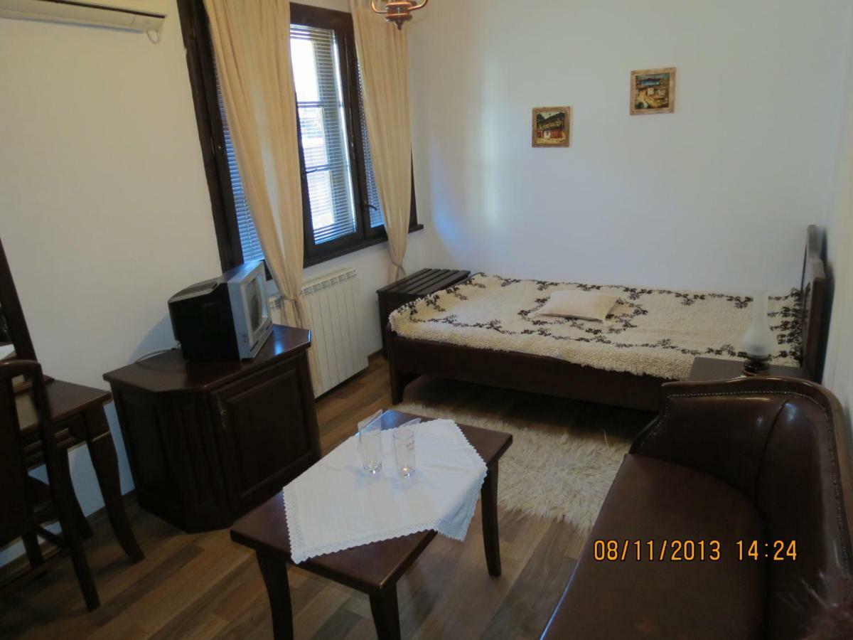 Oazis Guesthouse Lovech Exterior photo